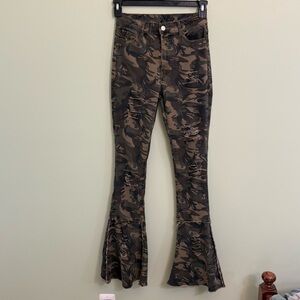 K.I.M. Camouflage Flare Women's Pants juniors size large distressed Y2K stretchy